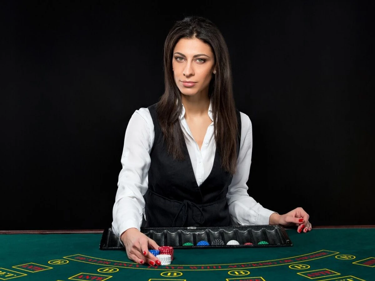 Atmosfer meja kasino live JAJANTOGEL
